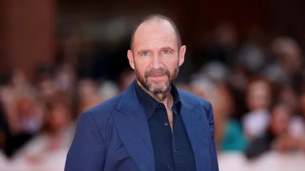 Ralph Fiennes Açlık Oyunlarında Başkan Snow olarak atıldı: Yarışmada Sunrise