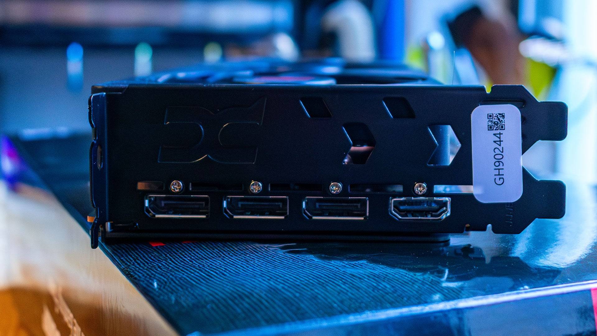 NVIDIA RTX 5070 TI vs. AMD RX 9070 XT: Bitwa o GPUS